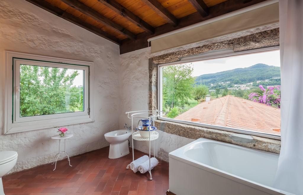 1720 Quinta Da Cancela - Winery & Farmhouse Guimarães Chambre photo