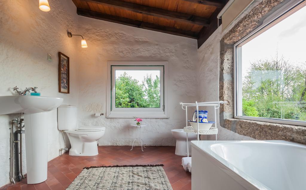 1720 Quinta Da Cancela - Winery & Farmhouse Guimarães Chambre photo