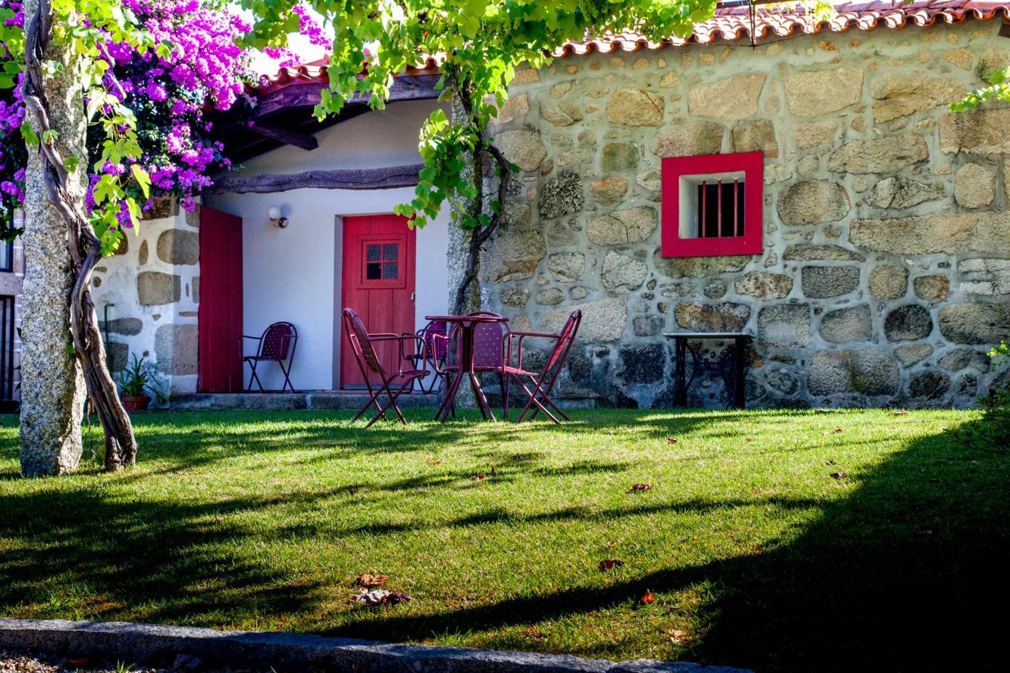 1720 Quinta Da Cancela - Winery & Farmhouse Guimarães Chambre photo